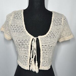 💜3/$15 SHEIN Cream Crop Tie Front Cardigan Top